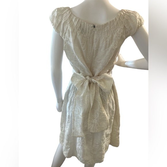 Adrianna Papell Vintage Women's
Ivory Cream - Picture 6 of 9